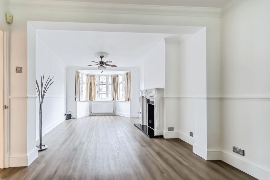 Property photo 3 of 20 Pbox-Img.Jpg