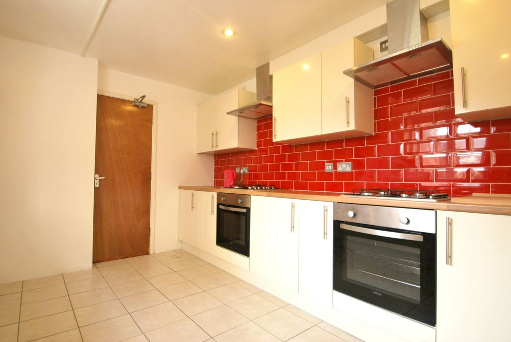 Property photo 1 of 18 Photo 15