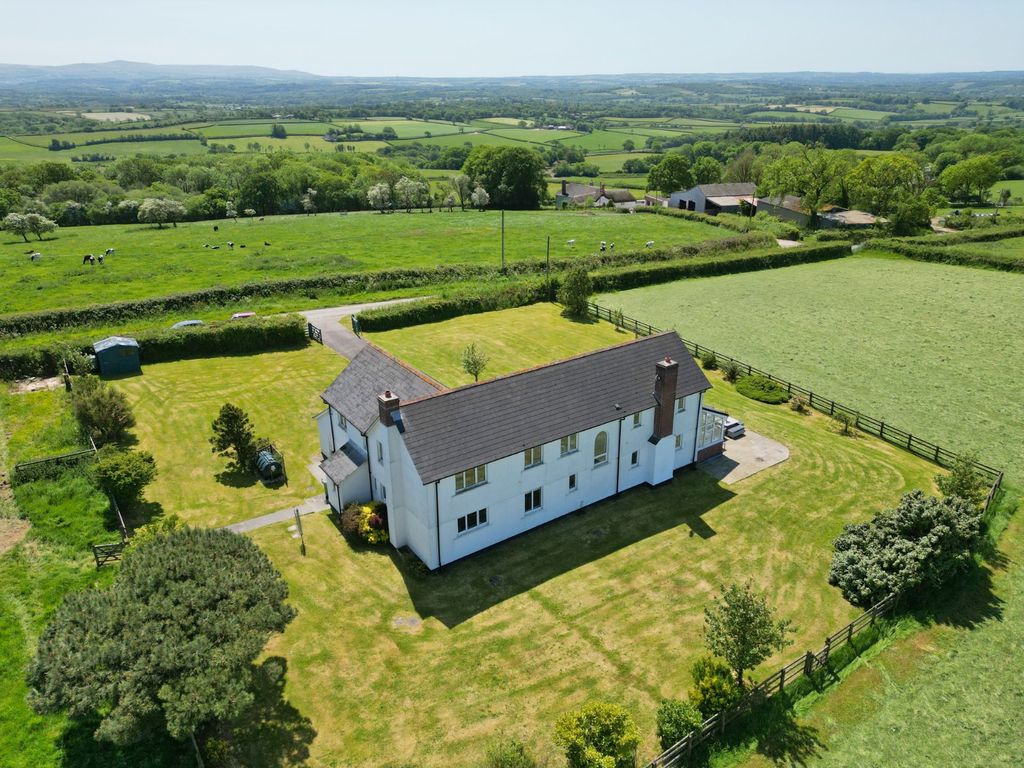 Property photo 3 of 25 Higher Broadpark