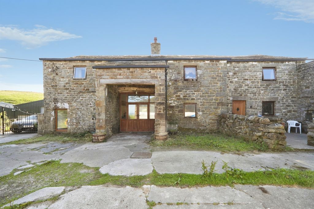 Property photo 2 of 28