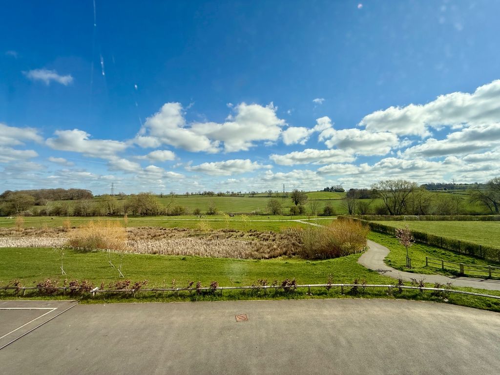 Property photo 1 of 34 4979960