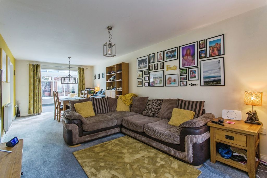 Property photo 2 of 17 Living Room