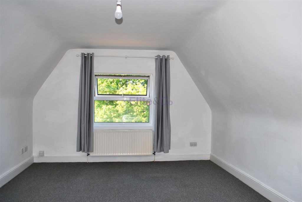 Property photo 3 of 11 Lounge