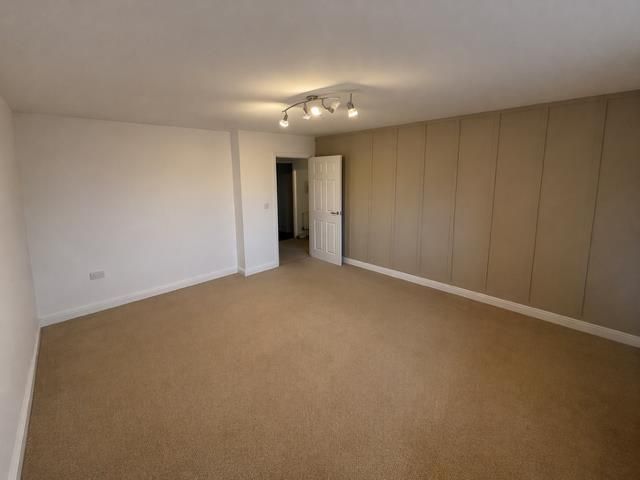 Property photo 2 of 6 Bedroom 1