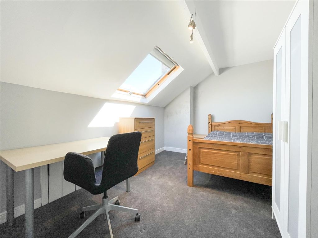 Property photo 1 of 9 16 Filey Street-8.Jpg