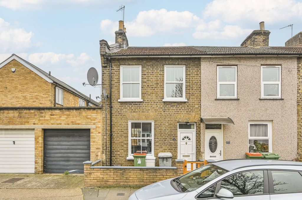 Property photo 2 of 19