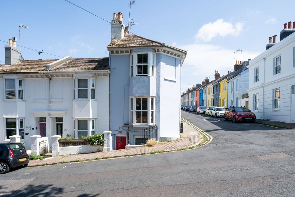 Property photo 3 of 16 4393524