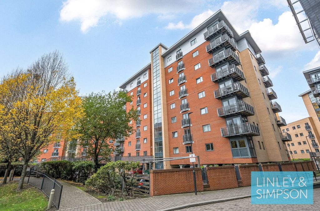 Property photo 2 of 9 Picture No. 14