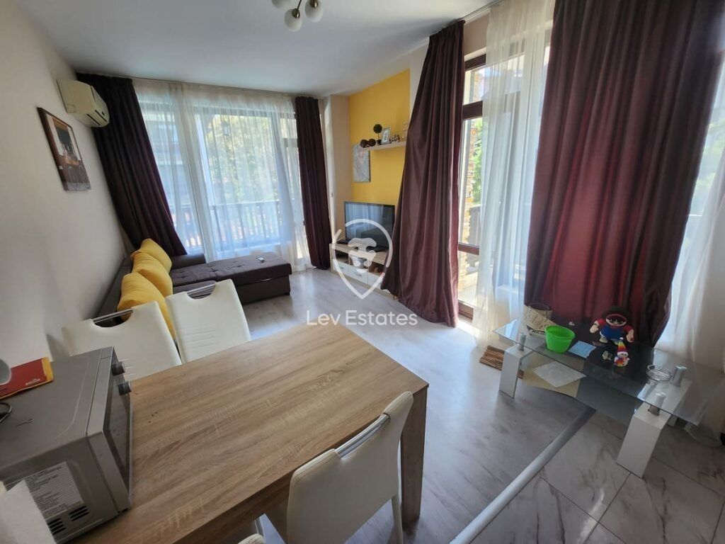 Property photo 3 of 11
