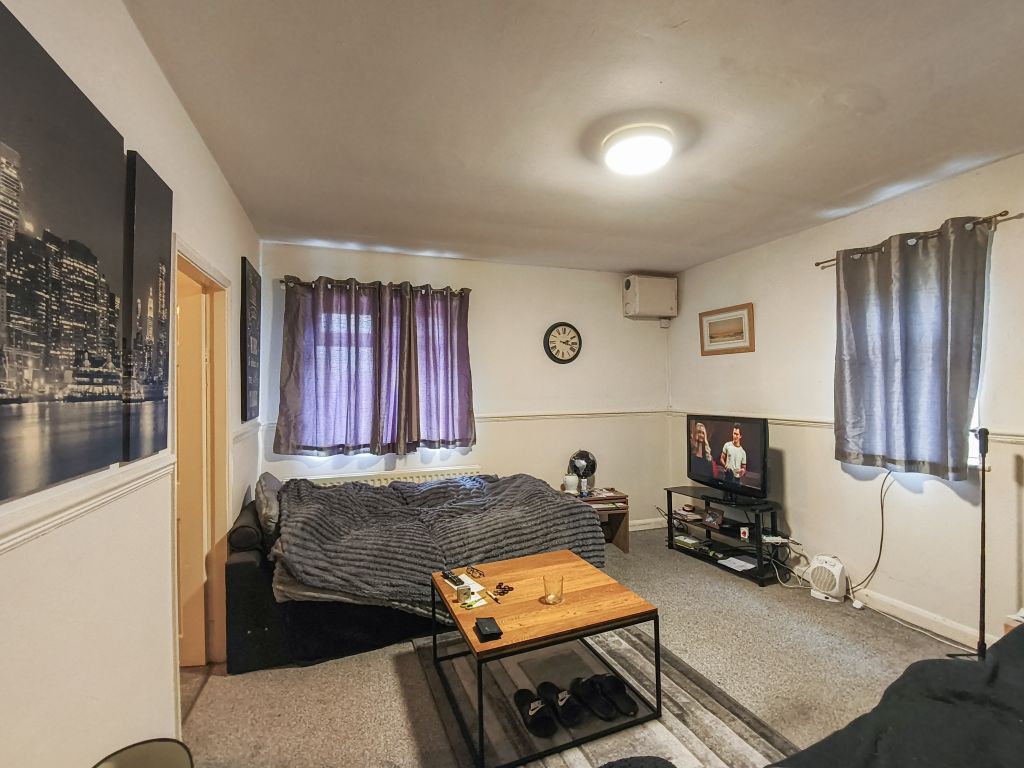 Property photo 3 of 13