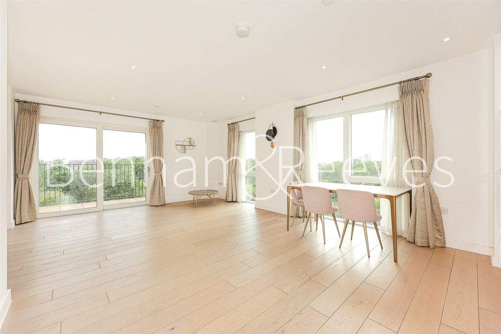 Property photo 3 of 18 Picture No. 10
