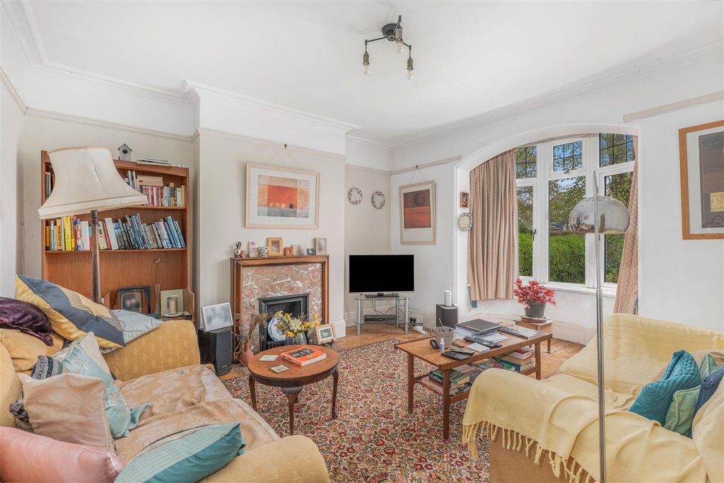 Property photo 3 of 15 42 Bloxham Road, Banbury-6.Jpg