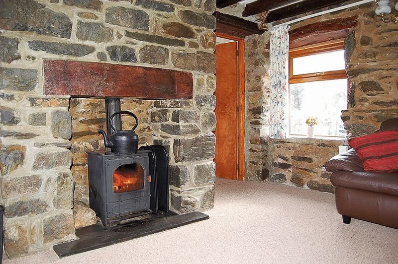 Property photo 3 of 20 Lounge