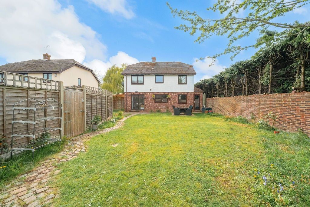 Property photo 2 of 27