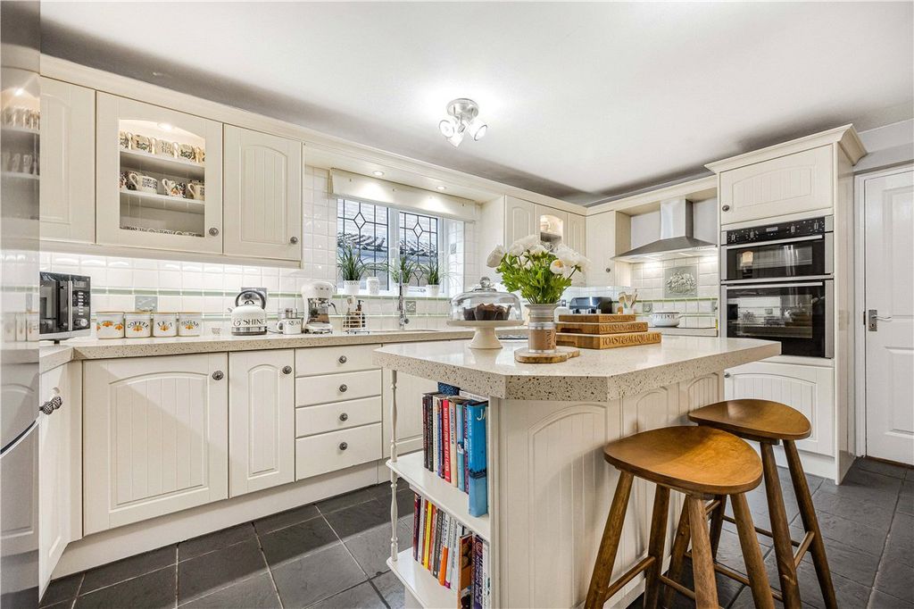 Property photo 2 of 15 Kitchen