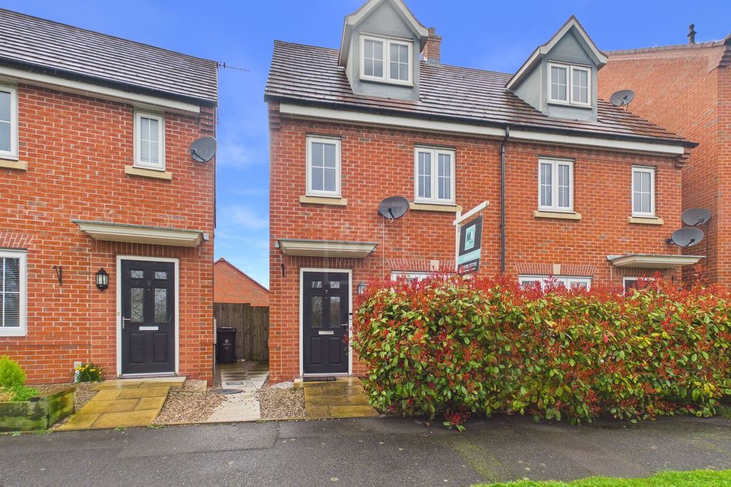 Property photo 1 of 19 Front External