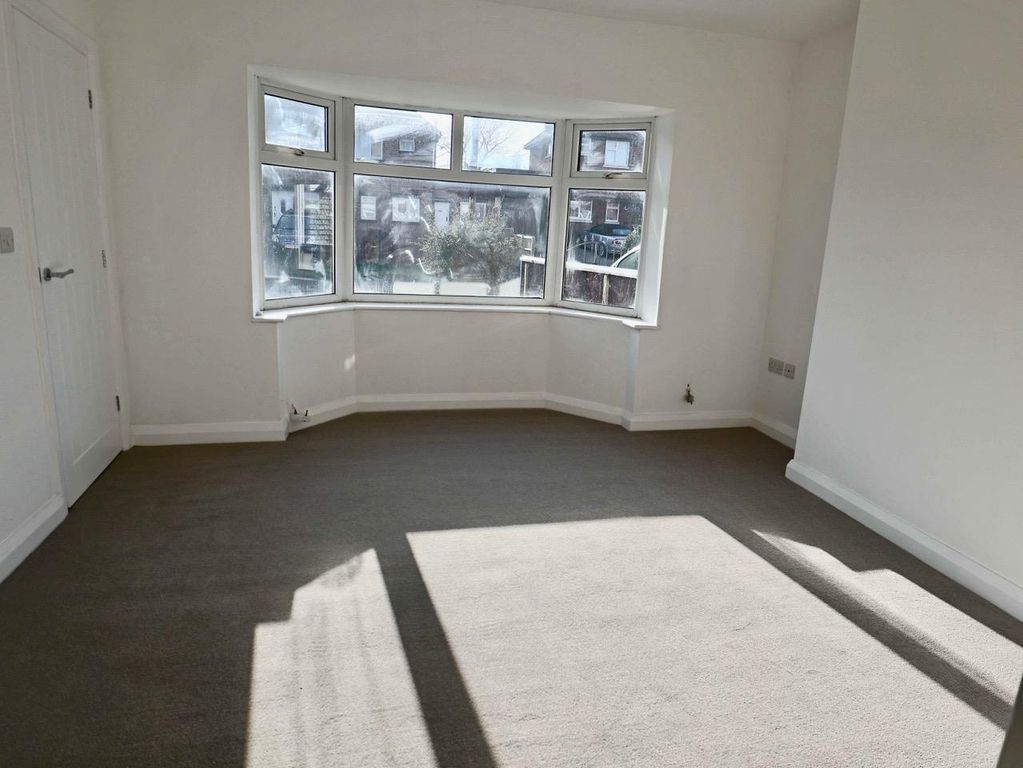 Property photo 3 of 11 Lounge1.Jpg