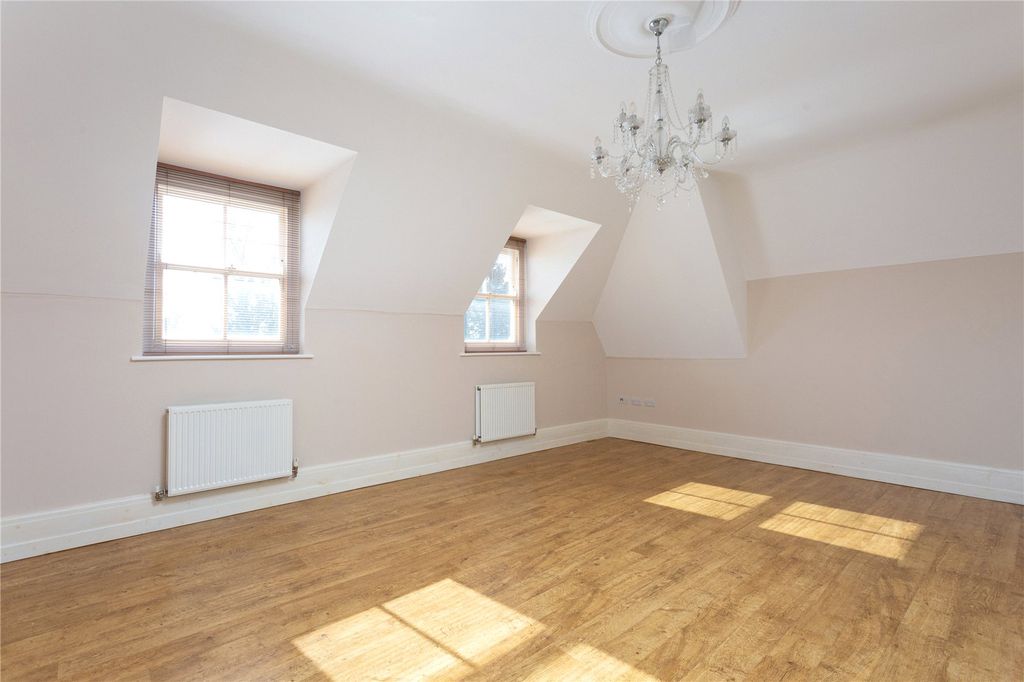 Property photo 3 of 9 Photos