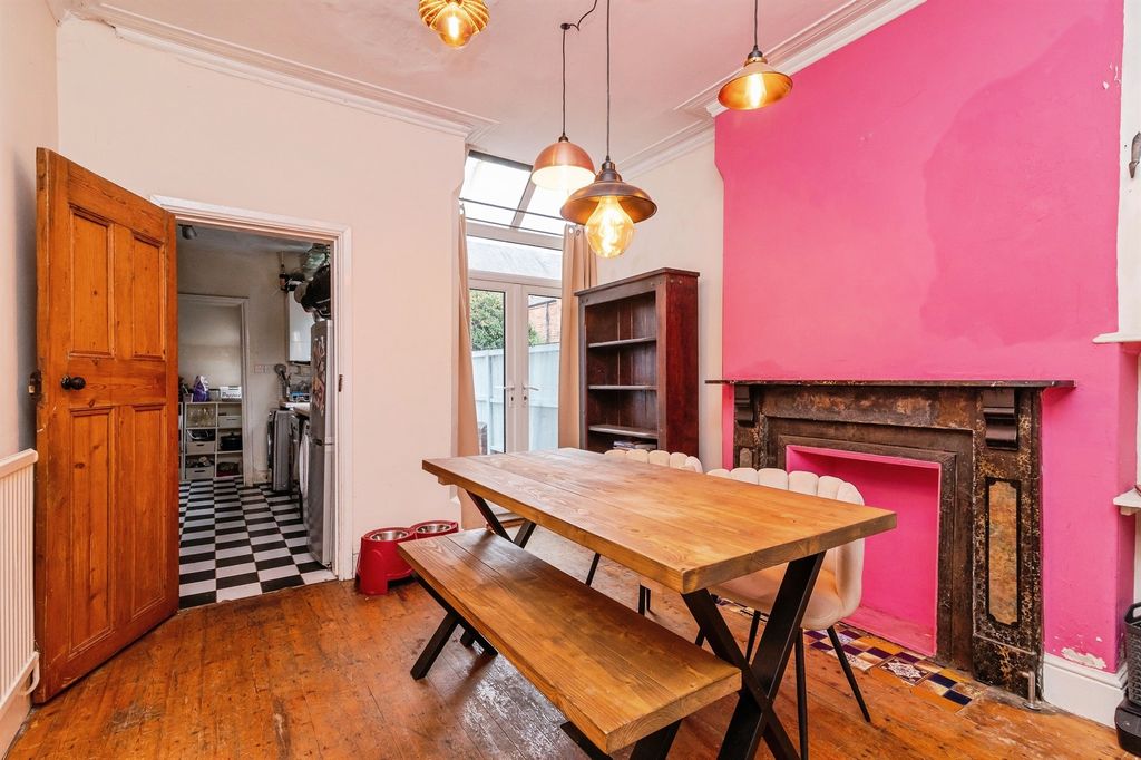Property photo 3 of 18