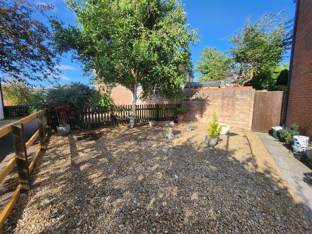 Property photo 3 of 16
