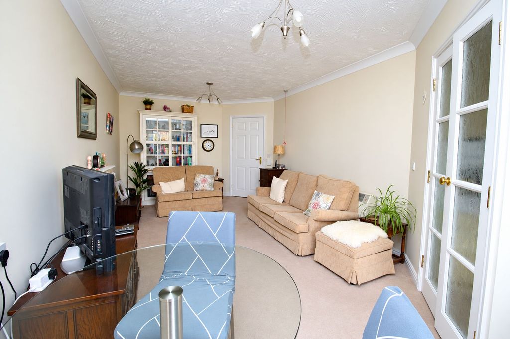 Property photo 3 of 15