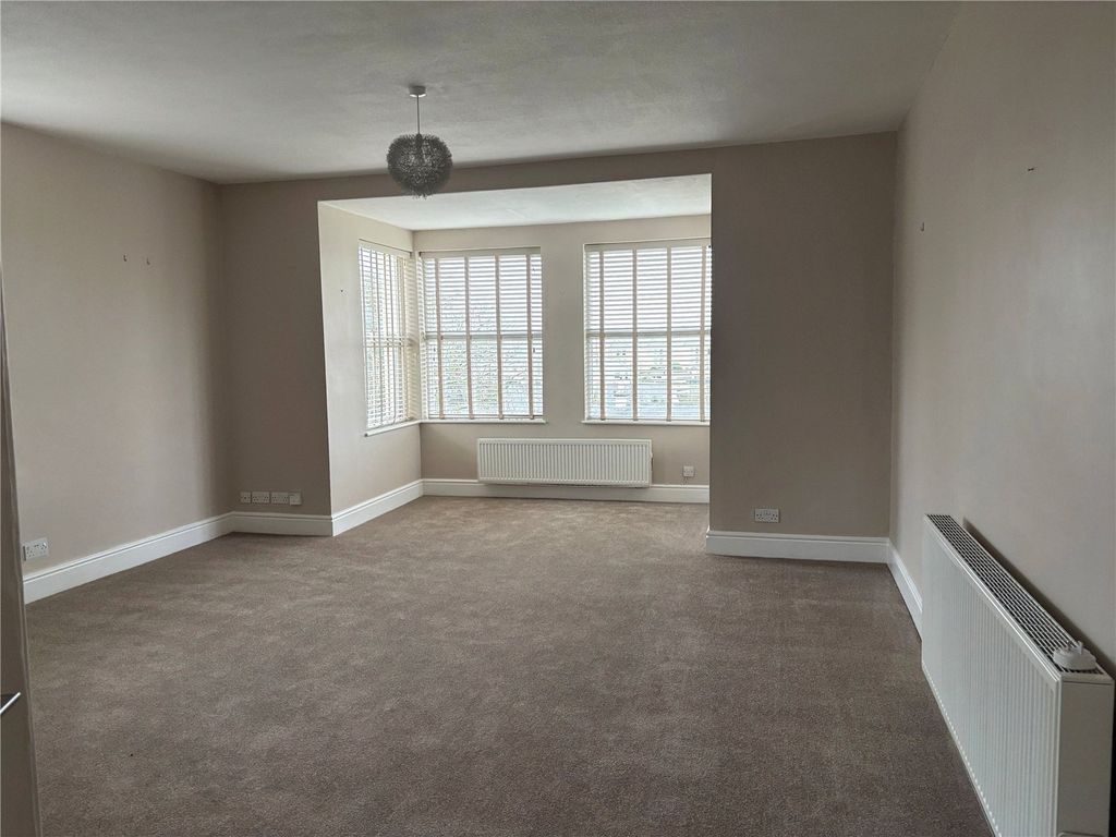 Property photo 2 of 10 Picture No. 11