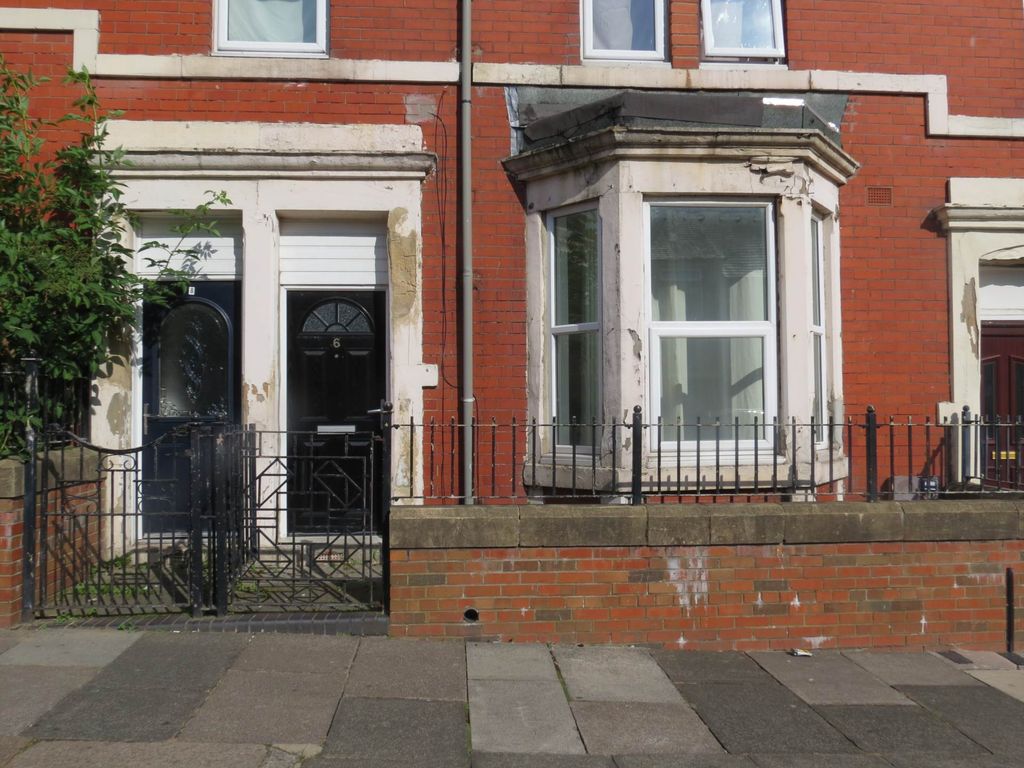 Property photo 1 of 8