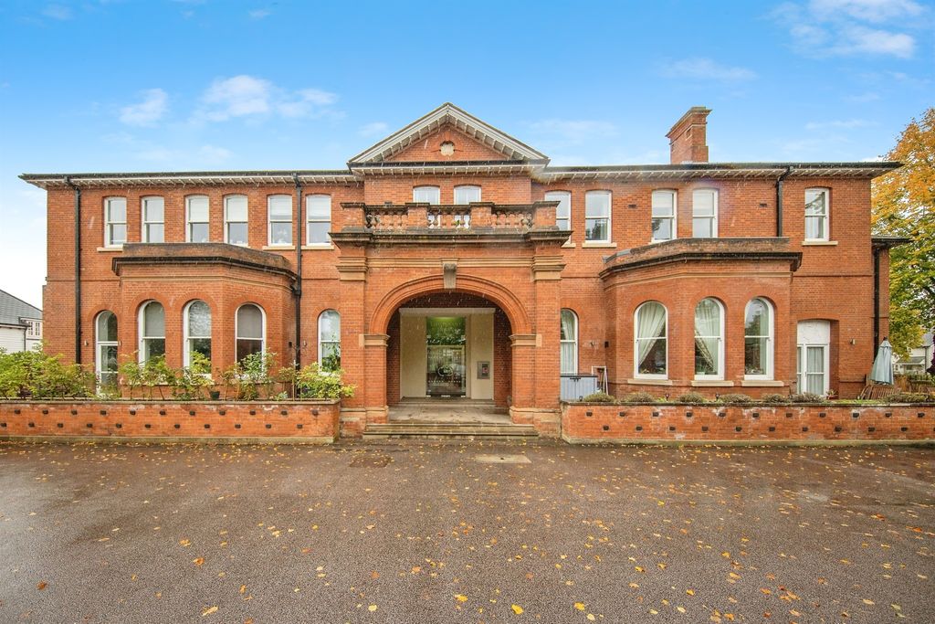 Property photo 1 of 15