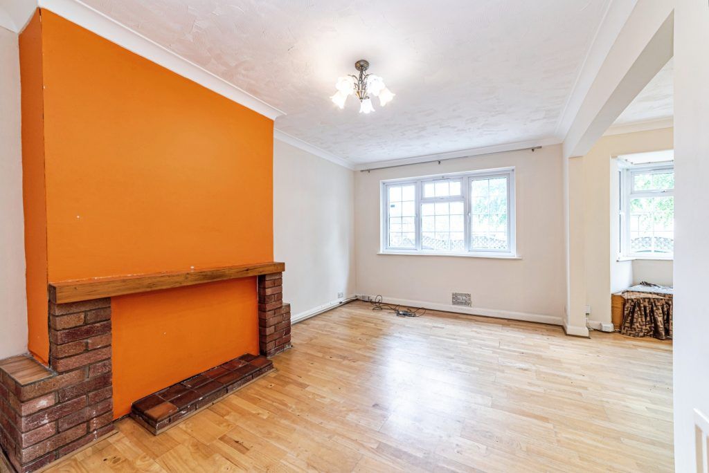 Property photo 3 of 27