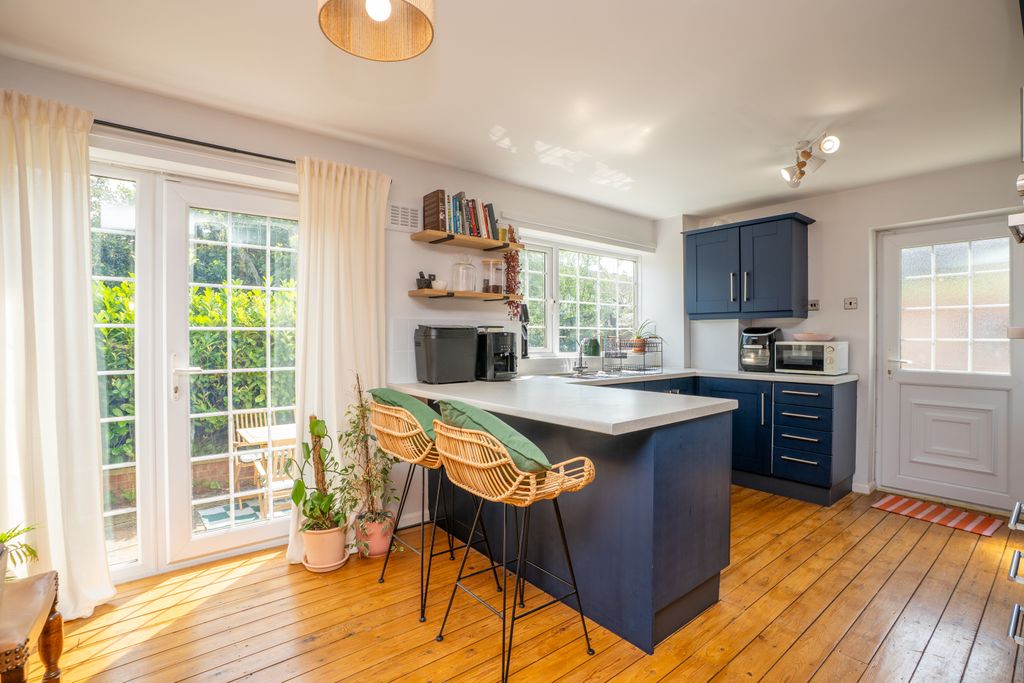 Property photo 3 of 19 Kitchen Diner