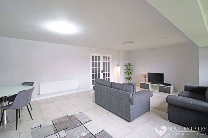 Property photo 2 of 29 Lounge