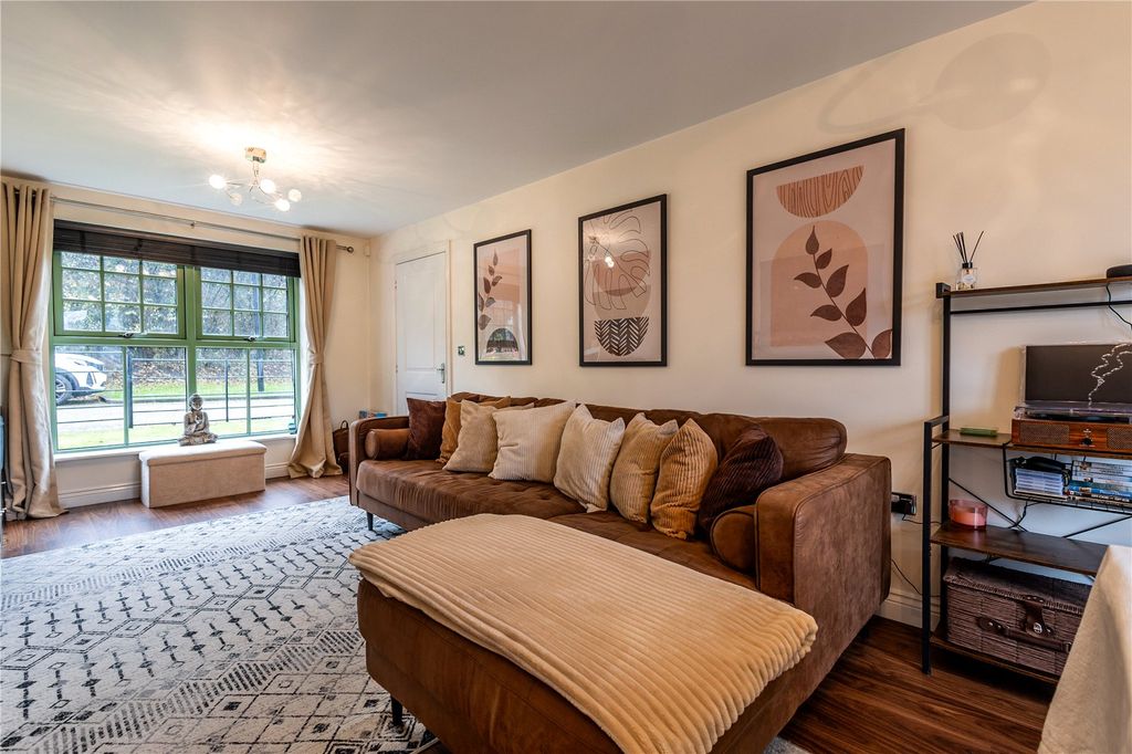 Property photo 2 of 48 Picture No. 07