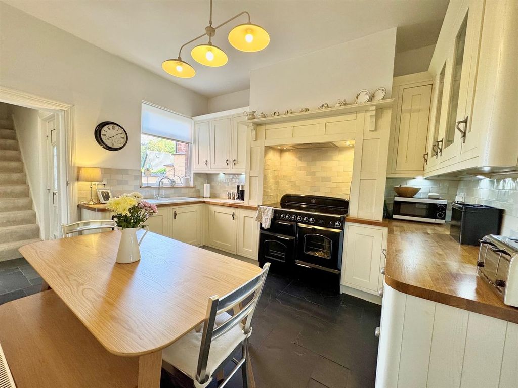 Property photo 3 of 18 Twelve.Jpg