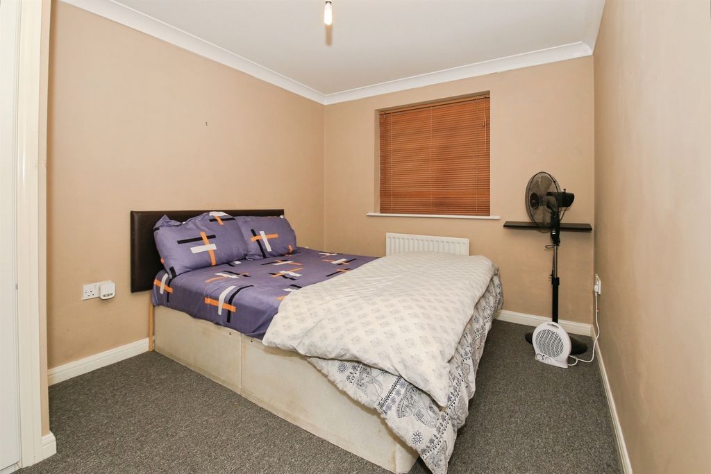 Property photo 3 of 15