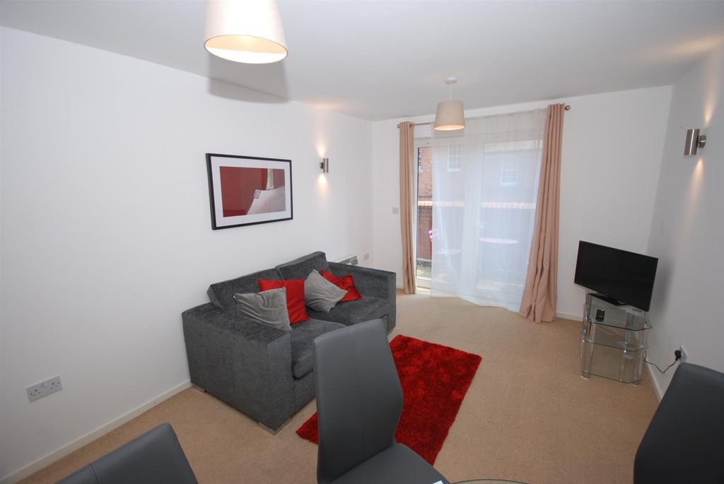 Property photo 3 of 11