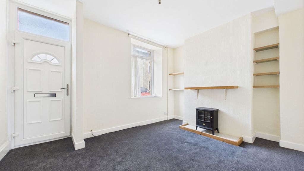 Property photo 2 of 26