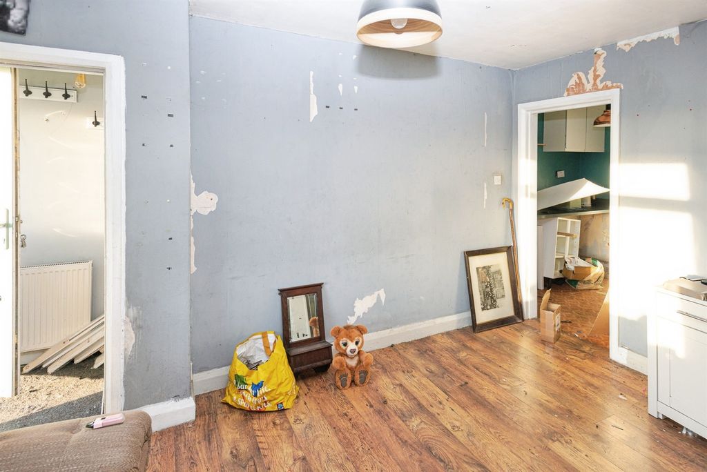 Property photo 3 of 9