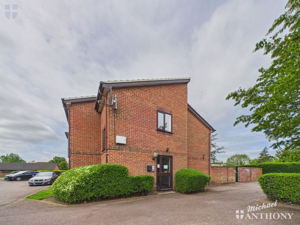 Property photo 1 of 9 Cam03218G0-Pr1029-Still012