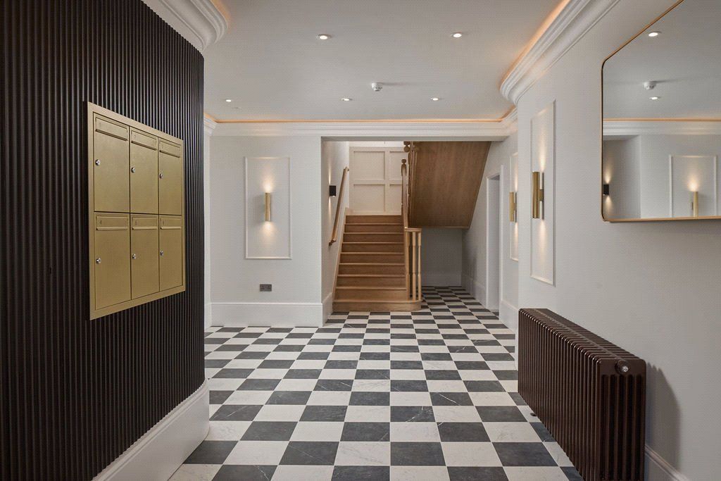 Property photo 2 of 10 Entrance