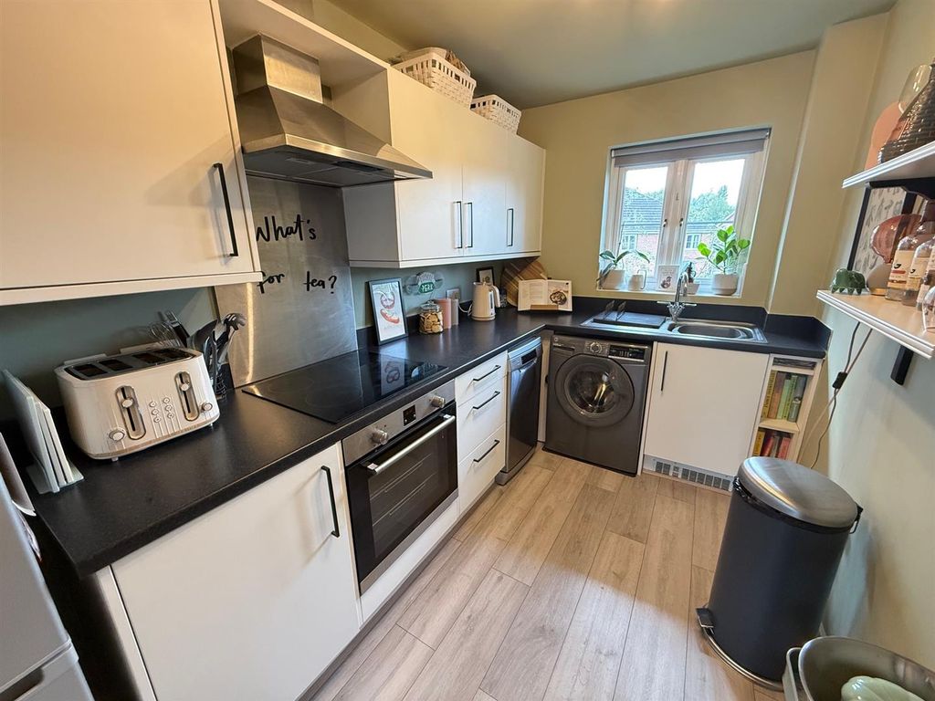 Property photo 2 of 13