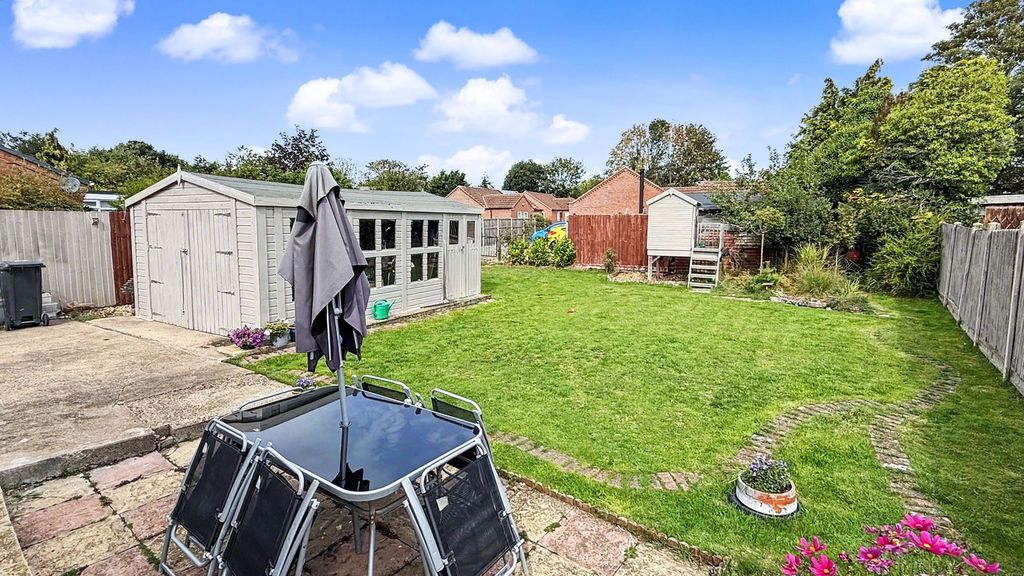 Property photo 2 of 15 Photo 12