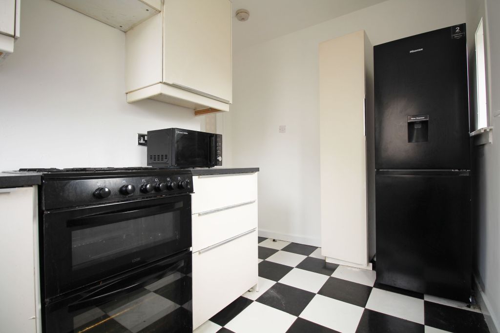 2 bed flat to rentCarleith Quadrant, Shieldhall, Glasgow G51 photo 5