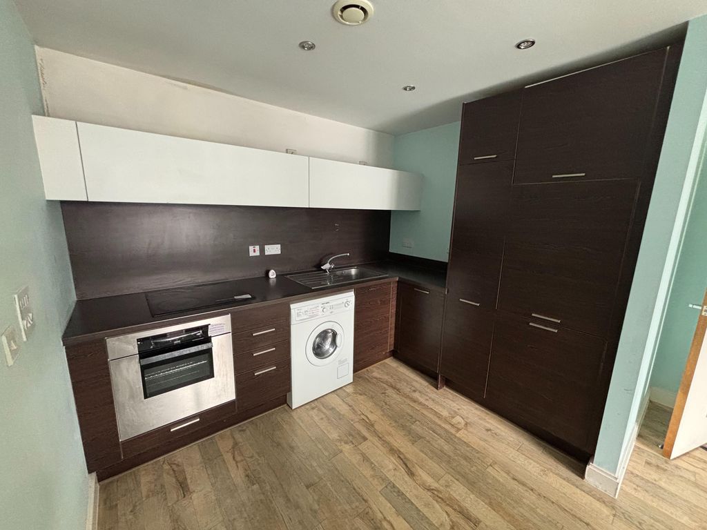 Property photo 2 of 20 20260728-Interior-16-Hugxiglliacxwrox.Jpg