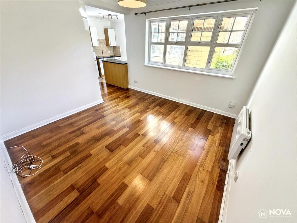 Property photo 2 of 18 Img_5727.Jpg