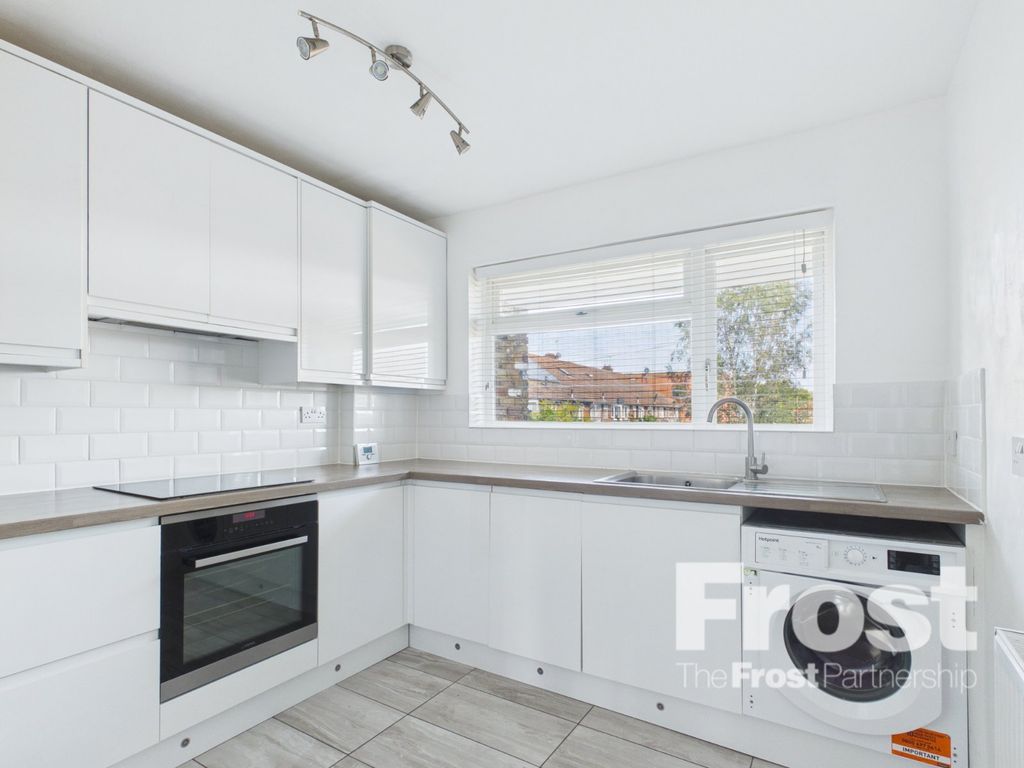 Property photo 1 of 9 Kitchen