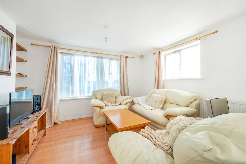 Property photo 2 of 5