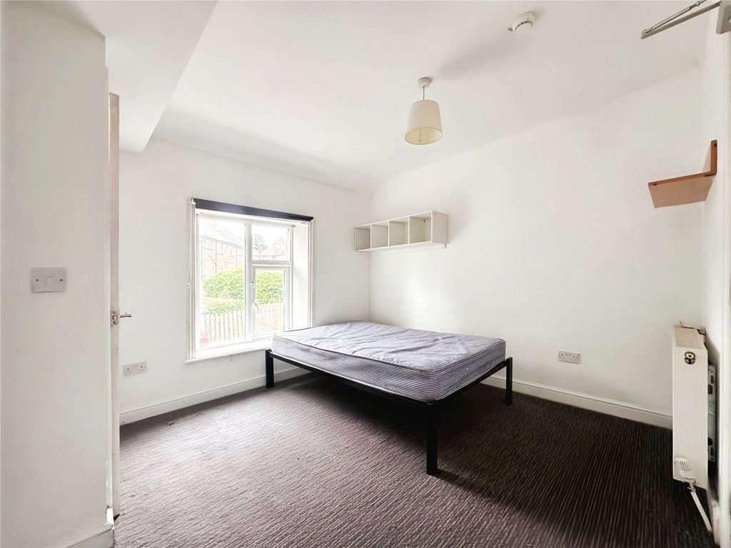 Property photo 3 of 9 Picture No. 06