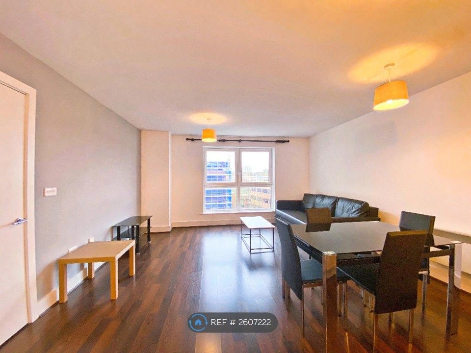Property photo 2 of 8 Livingroom