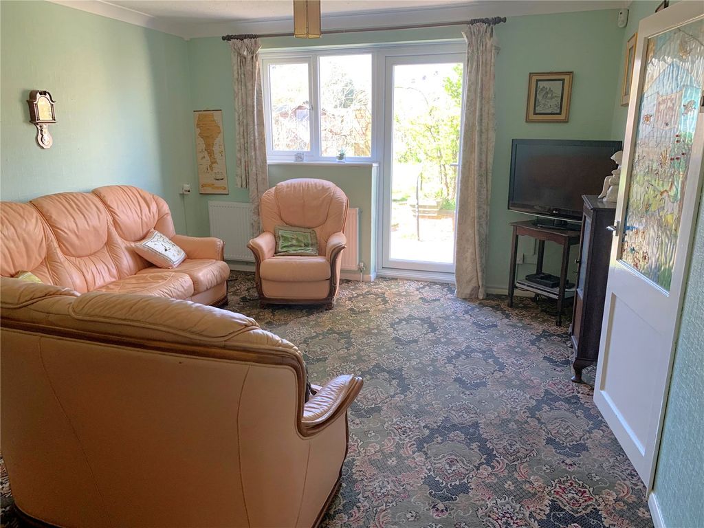 Property photo 2 of 17 Sitting Room