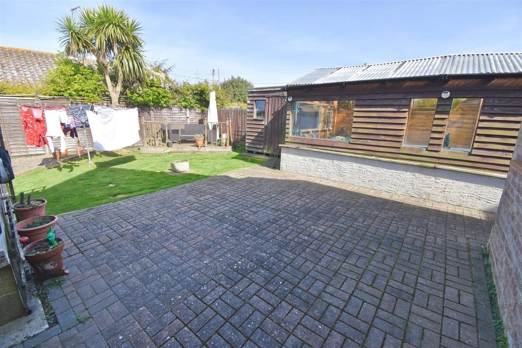 Property photo 3 of 24 Garden 1.Jpg